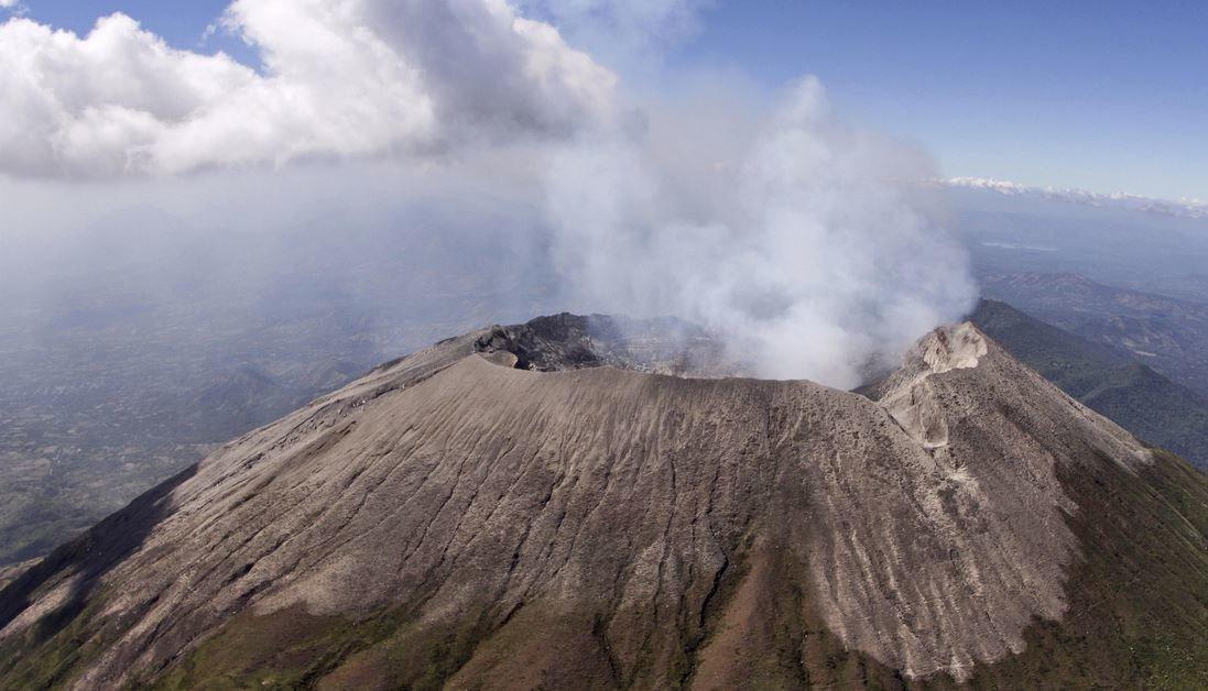 numerosos-sismos-a-raiz-de-la-actividad-de-desgasificacion-en-el-volcan-chaparrastique
