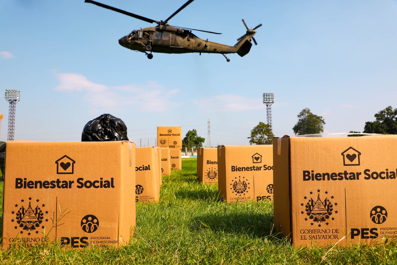 el-salvador-entrego-30000-paquetes-alimentarios-a-honduras-y-guatemala-ante-el-embate-de-eta