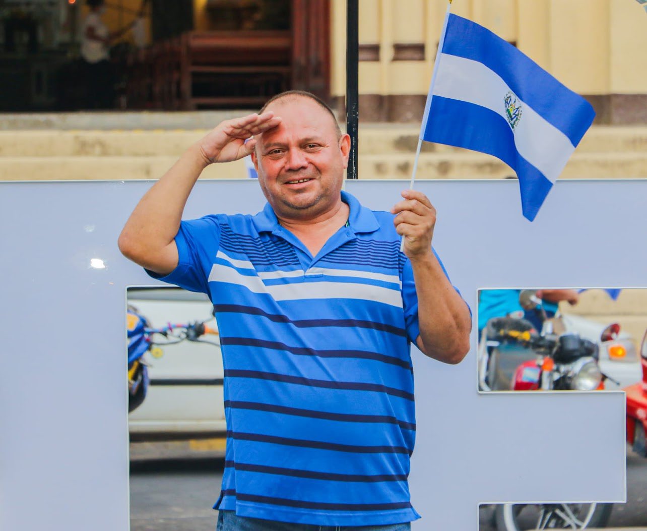 Salvadoreños afirman que mañana será el primer día que se celebrará la independencia salvadorenos-afirman-que-manana-sera-el-primer-dia-que-se-celebrara-la-independencia