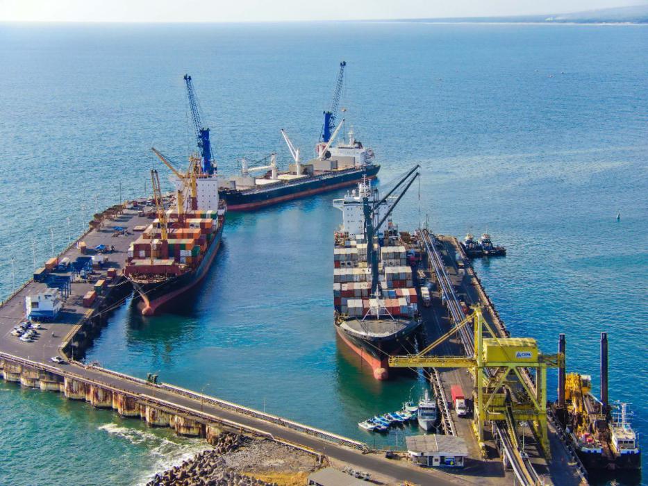 buque-sealand-manzanillo-llega-al-pais-con-540-toneladas-metricas-de-alimentos-adquiridas-por-el-gobierno