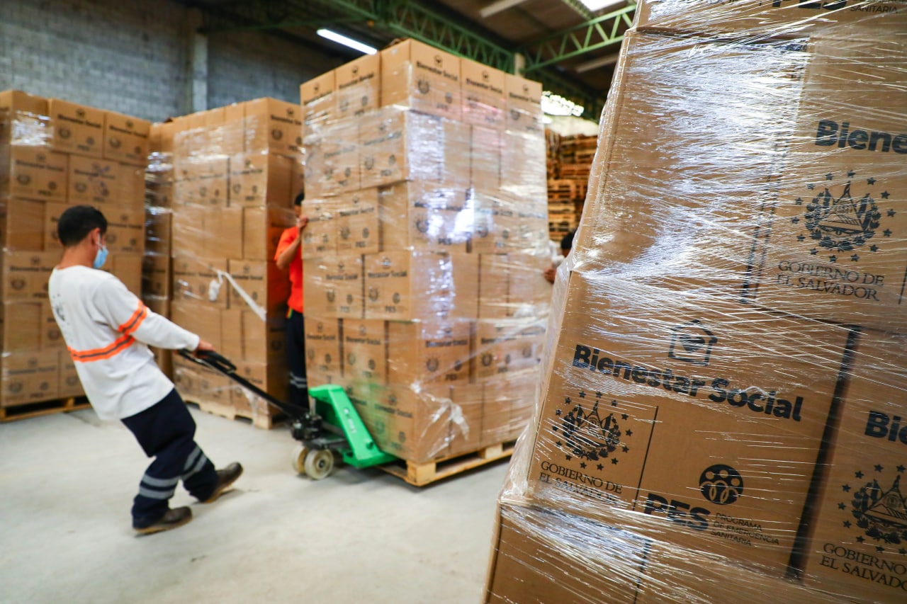 Gobierno continúa trasladando paquetes alimentarios para familias que puedan resultar afectadas por IOTA gobierno-continua-trasladando-paquetes-alimentarios-para-familias-que-puedan-resultar-afectadas-por-iota