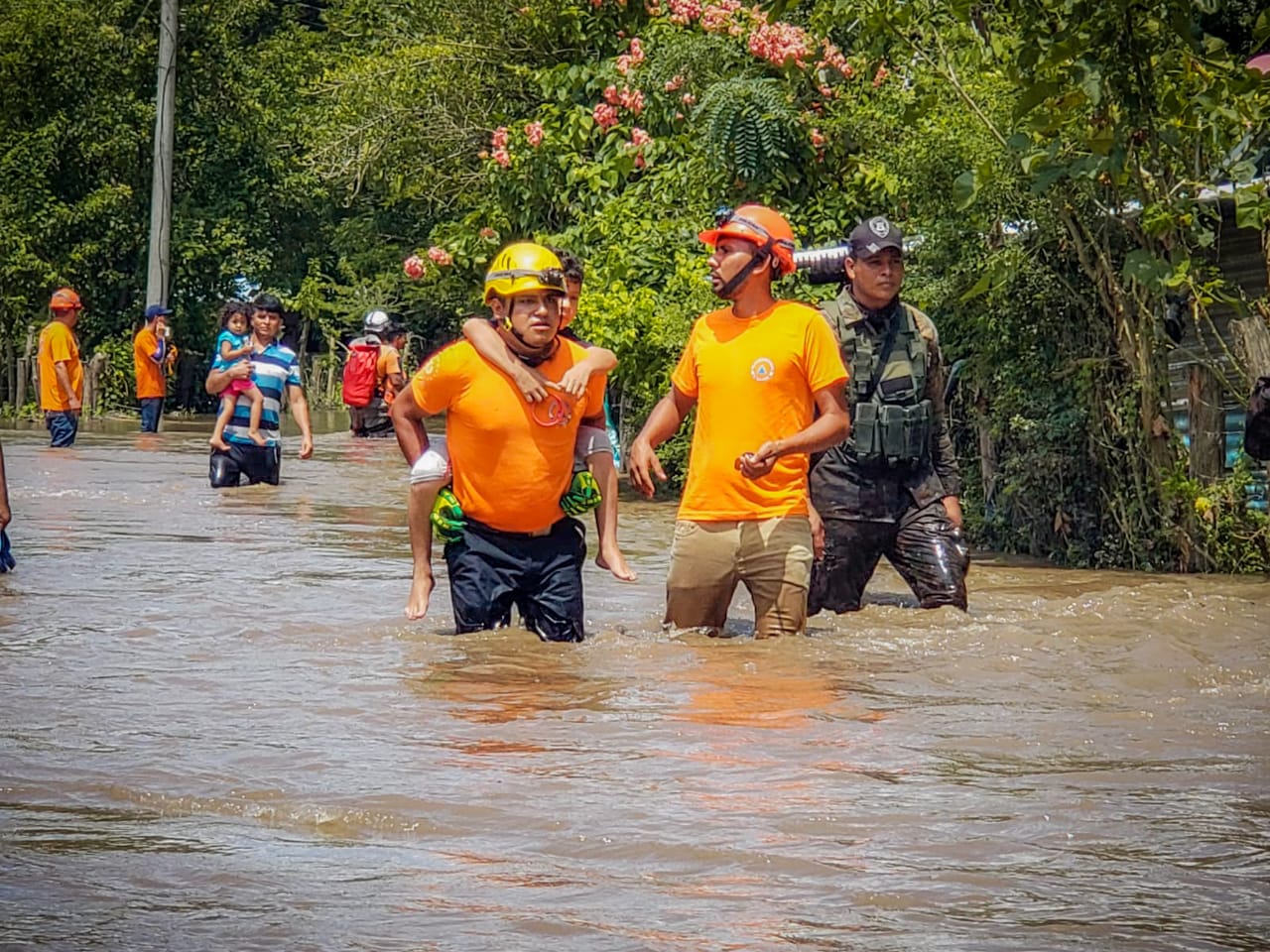 Autoridades registran más de 2 mil evacuaciones por la emergencia Julia autoridades-registran-mas-de-2-mil-evacuaciones-por-la-emergencia-julia