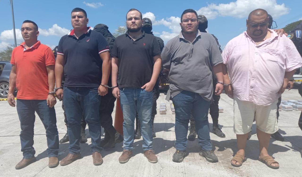 ordenan-prision-provisional-contra-4-salvadorenos-y-un-guatemalteco-acusados-de-trafico-de-drogas