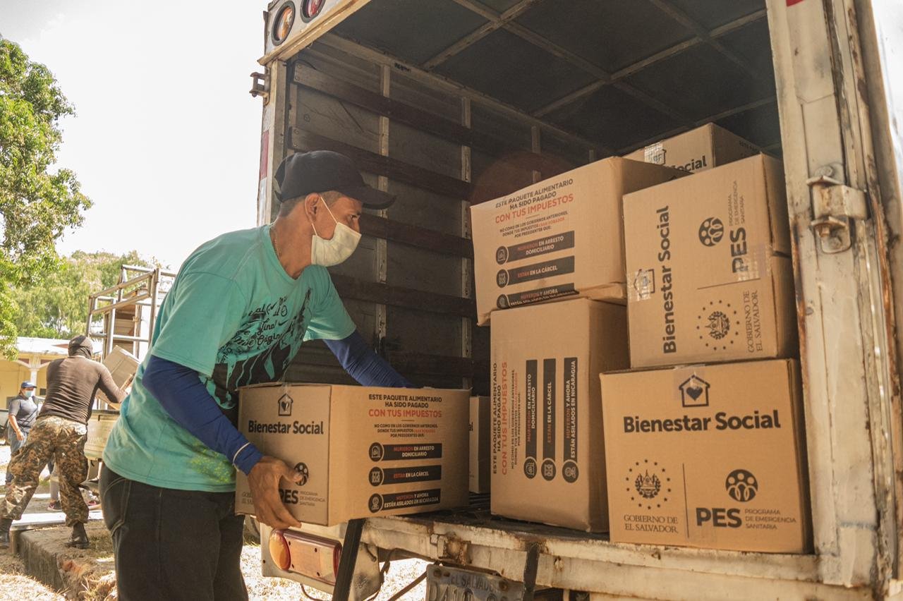 distribucion-de-paquetes-alimenticios-continua-hoy-para-mas-familias-salvadorenas