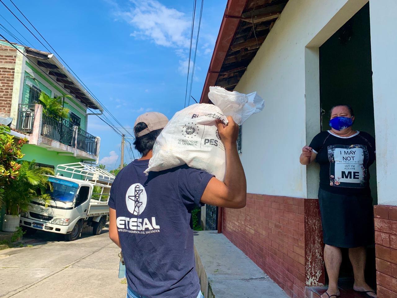 etesal-llega-a-chalatenango-con-paquetes-alimentarios-para-las-familias