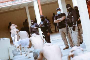 Centros Penales elimina el sistema de celdas por pandillas y mezcla a los grupos terroristas centros-penales-elimina-el-sistema-de-celdas-por-pandillas-y-mezcla-a-los-grupos-terroristas