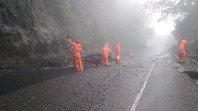 FOVIAL trabaja en la remoción de escombros ocasionados por las lluvias fovial-trabaja-en-la-remocion-de-escombros-ocasionados-por-las-lluvias