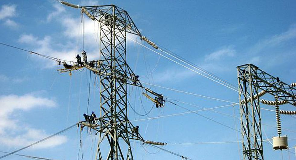 gobierno-anuncia-que-salvadorenos-continuaran-pagando-una-menor-tarifa-electrica-que-en-anos-anteriores