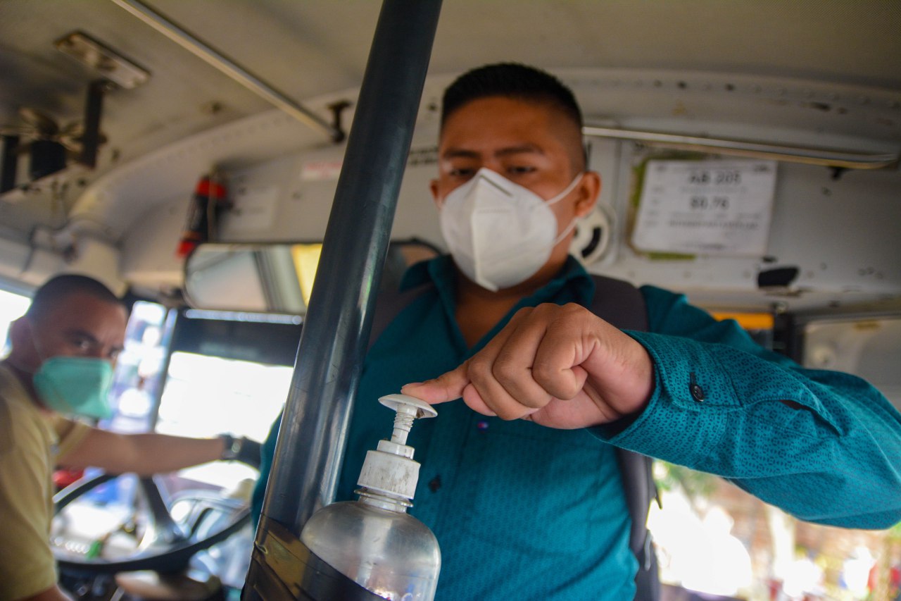 obras-publicas-y-vmt-verifican-protocolos-de-bioseguridad-en-terminal-de-occidente