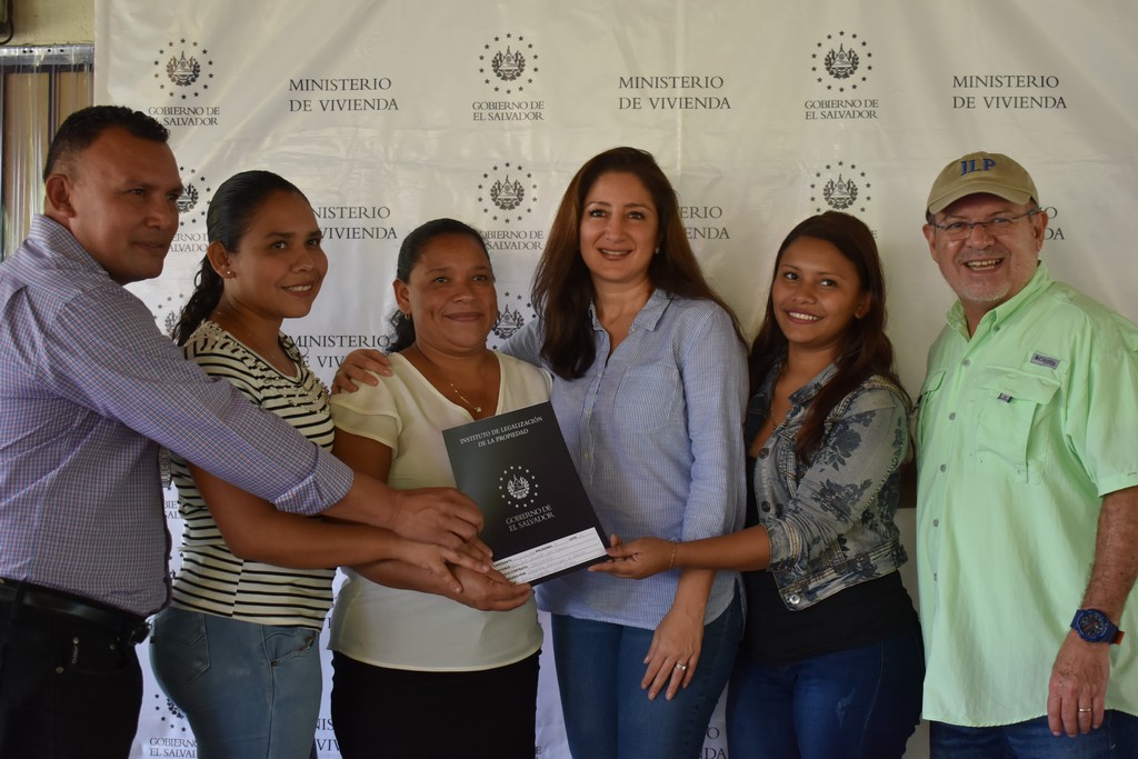 Ministerio de Vivienda ha cambiado la vida de 2,100 familias con la entrega de escrituras ministerio-de-vivienda-ha-cambiado-la-vida-de-2100-familias-con-la-entrega-de-escrituras