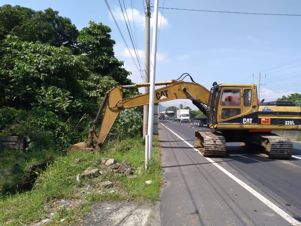 Obras Públicas realiza limpieza de cunetas y drenajes en diferentes puntos del país ante amenaza de lluvias obras-publicas-realiza-limpieza-de-cunetas-y-drenajes-en-diferentes-puntos-del-pais-ante-amenaza-de-lluvias