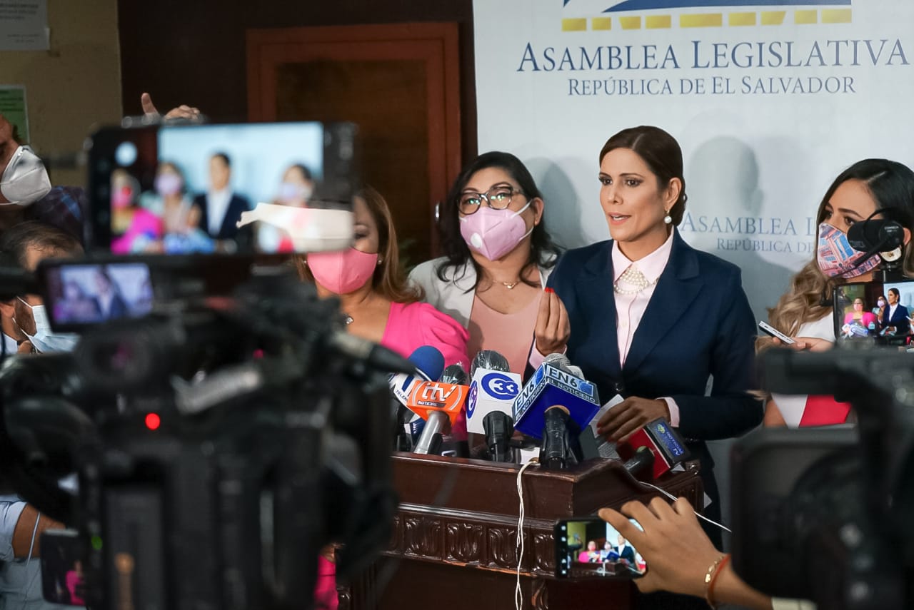 Milena Mayorga: "Pedimos crear una ley para atender a tiempo a pacientes con cáncer" milena-mayorga-pedimos-crear-una-ley-para-atender-a-tiempo-a-pacientes-con-cancer