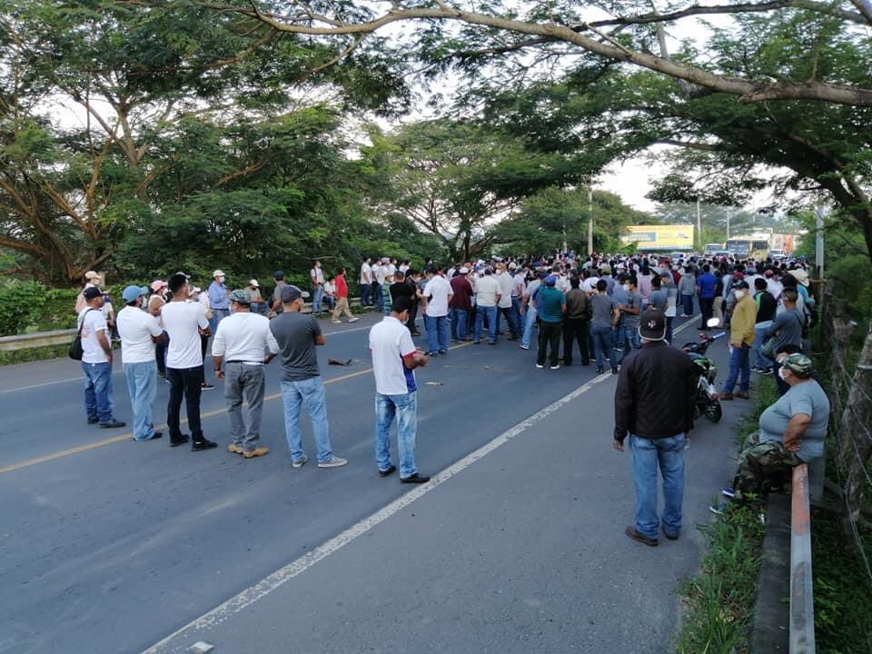 Alcaldes de ARENA y FMLN ordenan de nuevo a trabajadores protestar para exigir millones al Gobierno alcaldes-de-arena-y-fmln-ordenan-de-nuevo-a-trabajadores-protestar-para-exigir-millones-al-gobierno