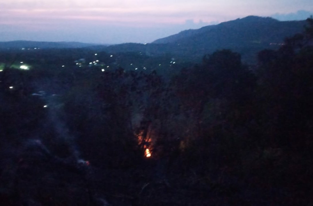 Cuerpo de Bomberos trabaja por extinguir incendio forestal en Nueva Guadalupe, San Miguel cuerpo-de-bomberos-trabaja-por-extinguir-incendio-forestal-en-nueva-guadalupe-san-miguel