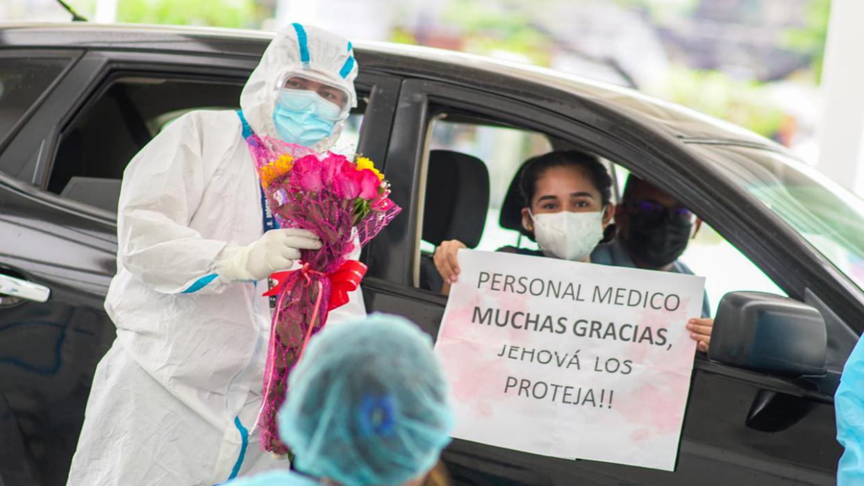 32 salvadoreños regresan a sus hogares tras vencer el COVID19 en Hospital El Salvador 32-salvadorenos-regresan-a-sus-hogares-tras-vencer-el-covid19-en-hospital-el-salvador