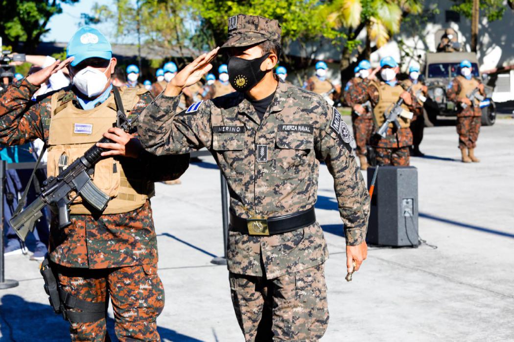 Ministro de Defensa preside ascenso de 19 tenientes coroneles de la FAES ministro-de-defensa-preside-ascenso-de-19-tenientes-coroneles-de-la-faes