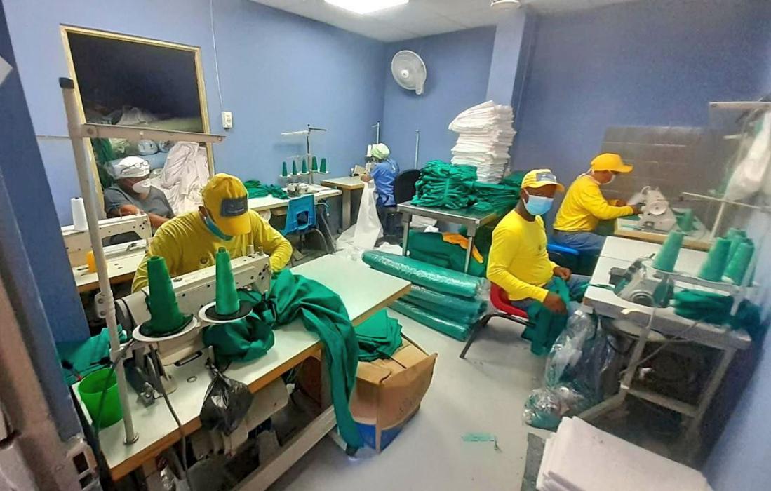 Privados de libertad confeccionan uniformes para personal médico del Hospital Zacamil privados-de-libertad-confeccionan-uniformes-para-personal-medico-del-hospital-zacamil