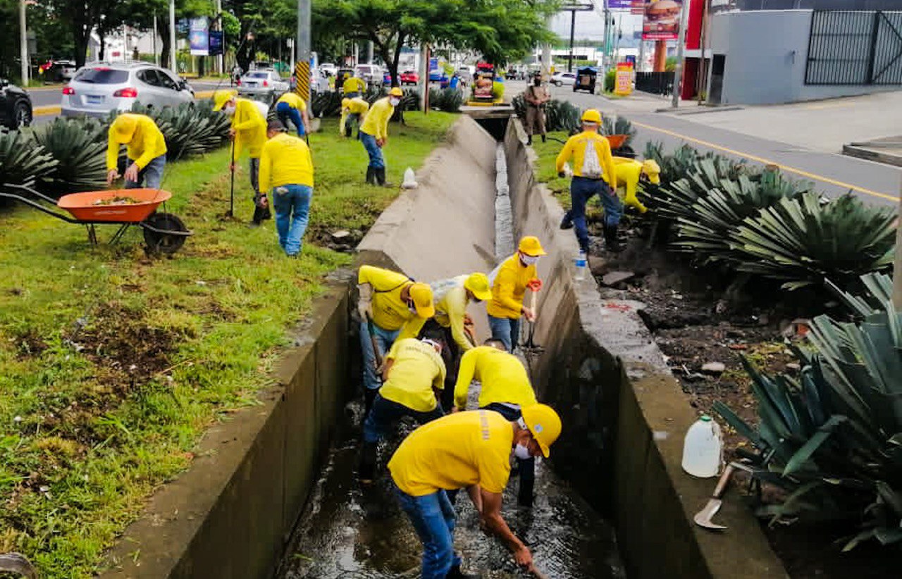 Privados de libertad se encuentran en Santa Ana realizando labores de limpieza para prevenir inundaciones privados-de-libertad-se-encuentran-en-santa-ana-realizando-labores-de-limpieza-para-prevenir-inundaciones