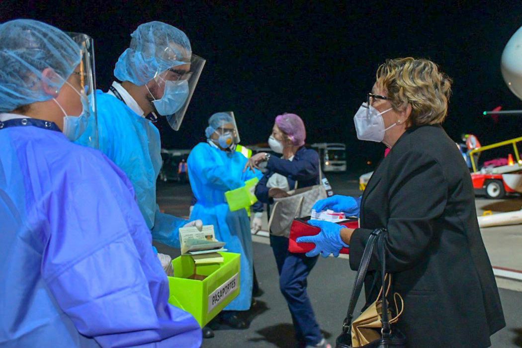 144 salvadoreños procedentes de EE.UU. son repatriados bajo estrictos controles sanitarios 144-salvadorenos-procedentes-de-eeuu-son-repatriados-bajo-estrictos-controles-sanitarios