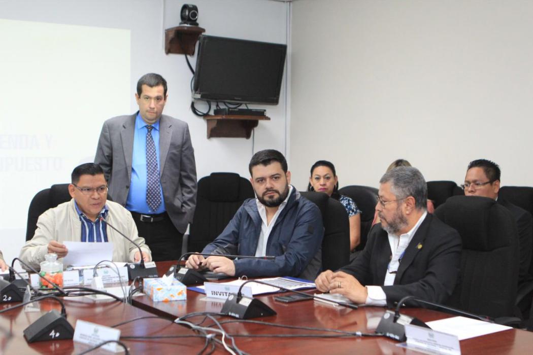 ministro-rivas-detalla-a-diputados-presupuesto-2020-de-seguridad