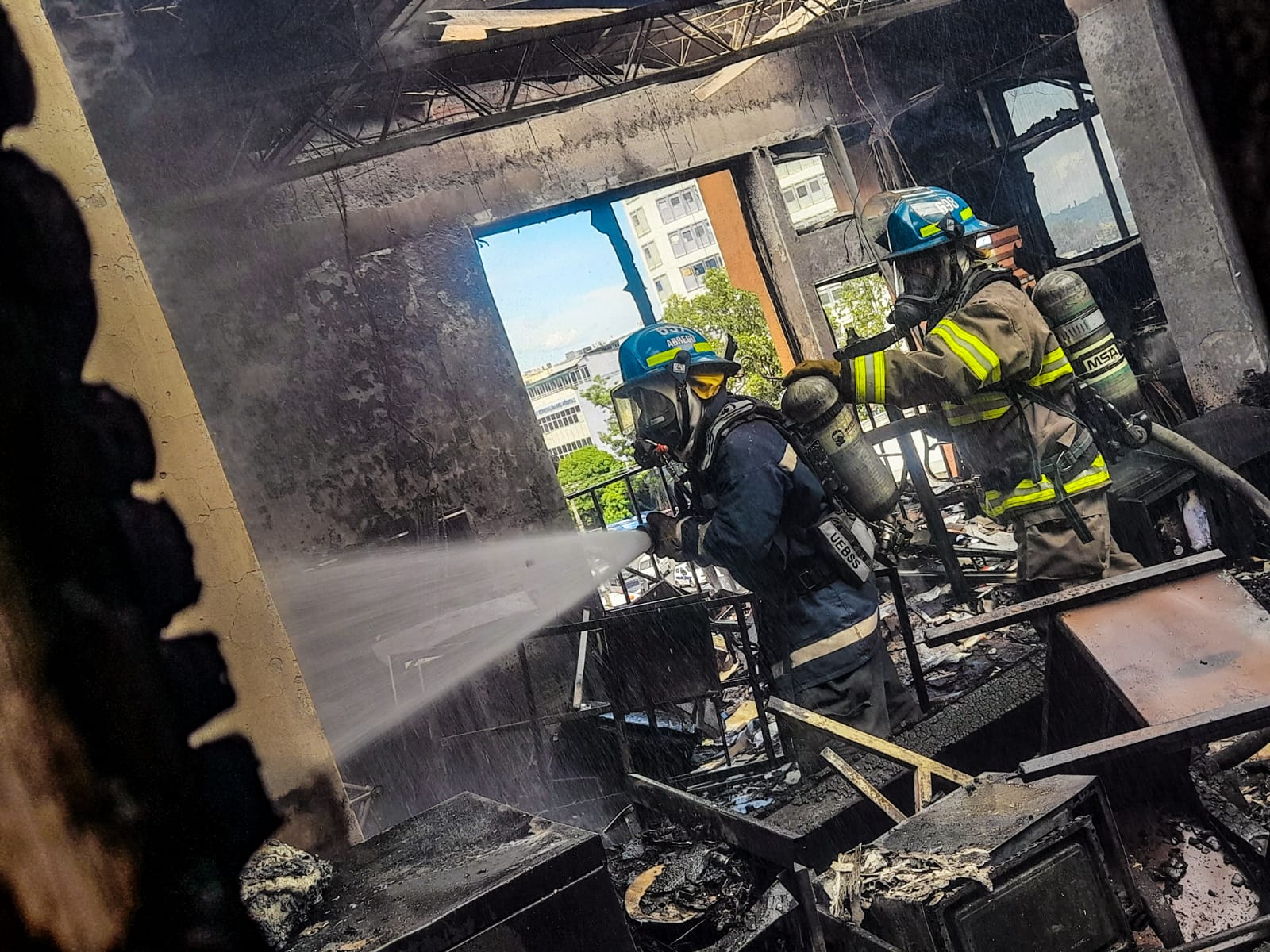 Cuerpo de Bomberos atiende incendio en un edificio de la Colonia Médica cuerpo-de-bomberos-atiende-incendio-en-un-edificio-de-la-colonia-medica