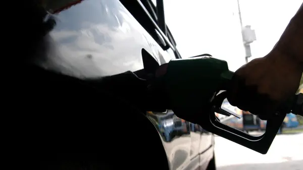 estabilizacion-de-precios-del-combustible-aliviara-economia-de-los-salvadorenos-afirma-bancada-cyan