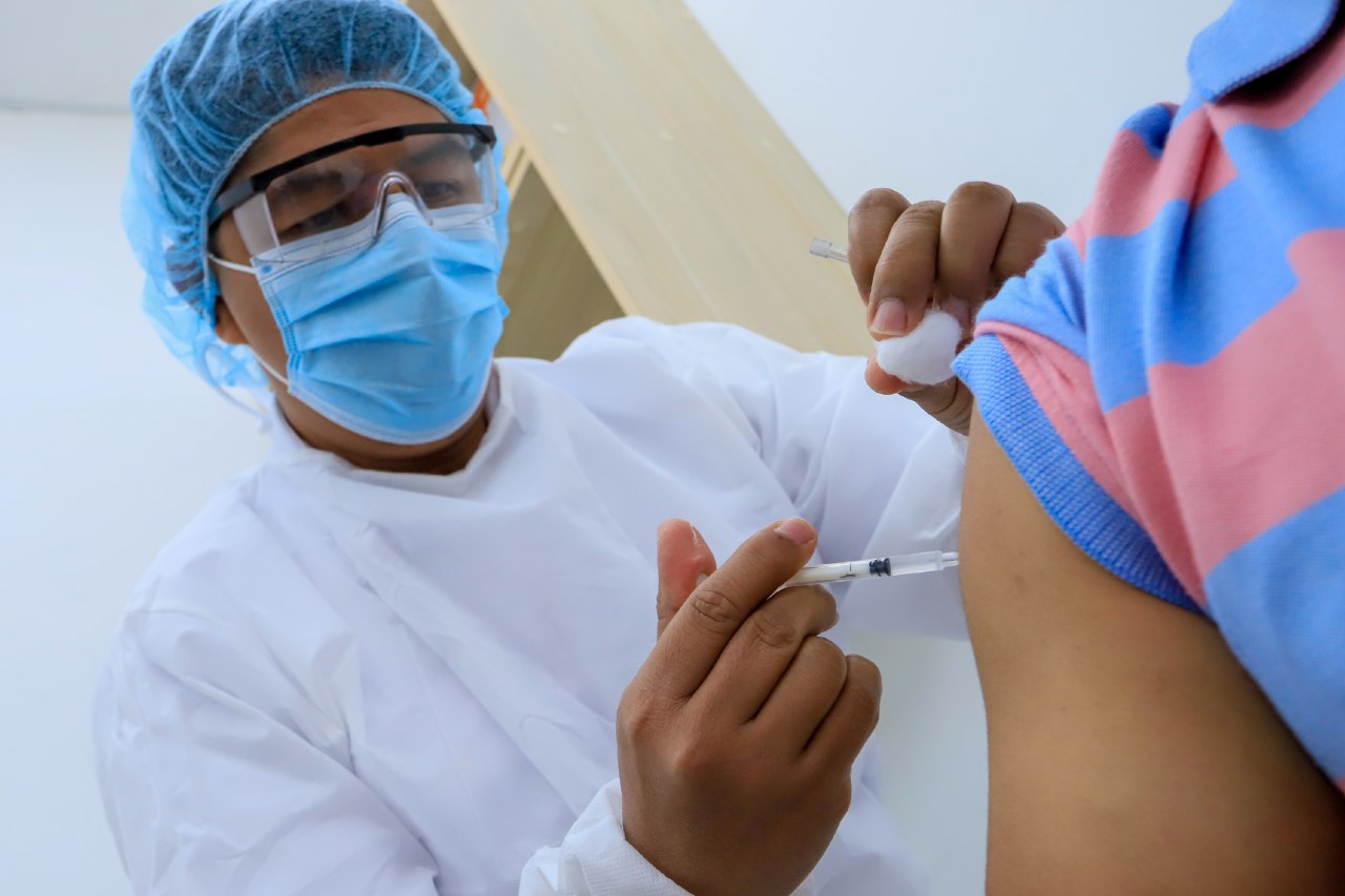 Personal en primera línea, no sanitario, recibirán desde hoy la vacuna de Pfizer-BioNTech personal-en-primera-linea-no-sanitario-recibiran-desde-hoy-la-vacuna-de-pfizer-biontech