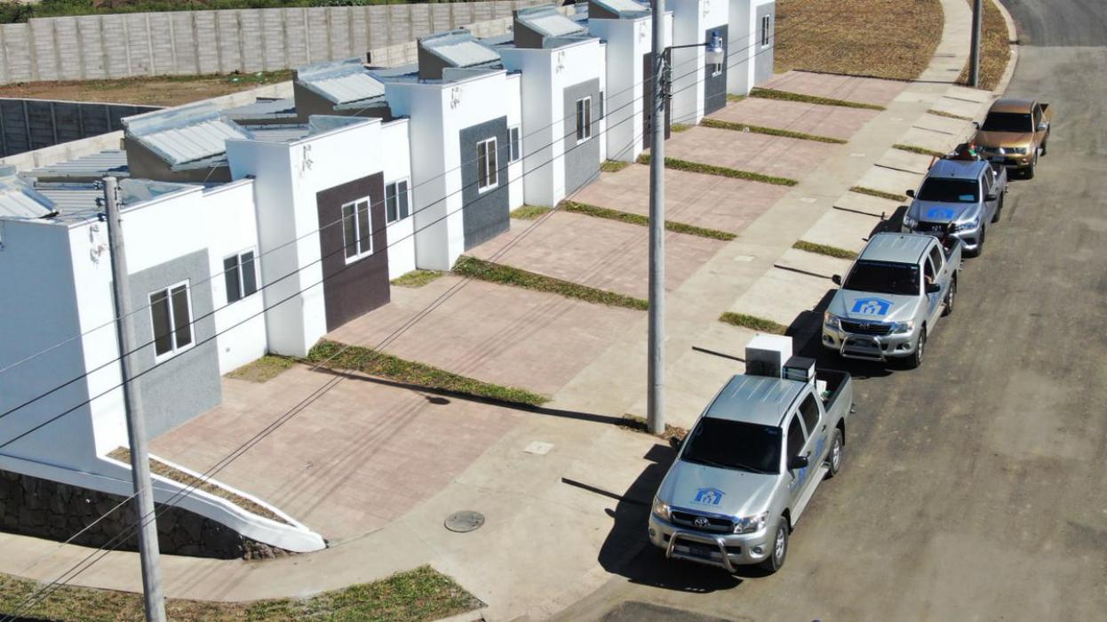 Beneficiados desmienten a LPG, que afirmaba que en casas donadas no hay agua ni luz beneficiados-desmienten-a-lpg-que-afirmaba-que-en-casas-donadas-no-hay-agua-ni-luz