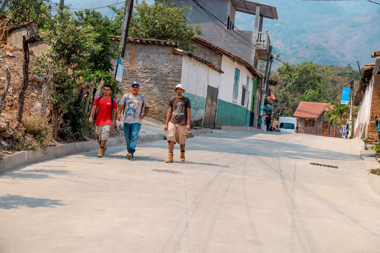 nueva-entrega-de-calles-recuperadas-en-chalatenango-beneficia-a-mas-de-1500-personas