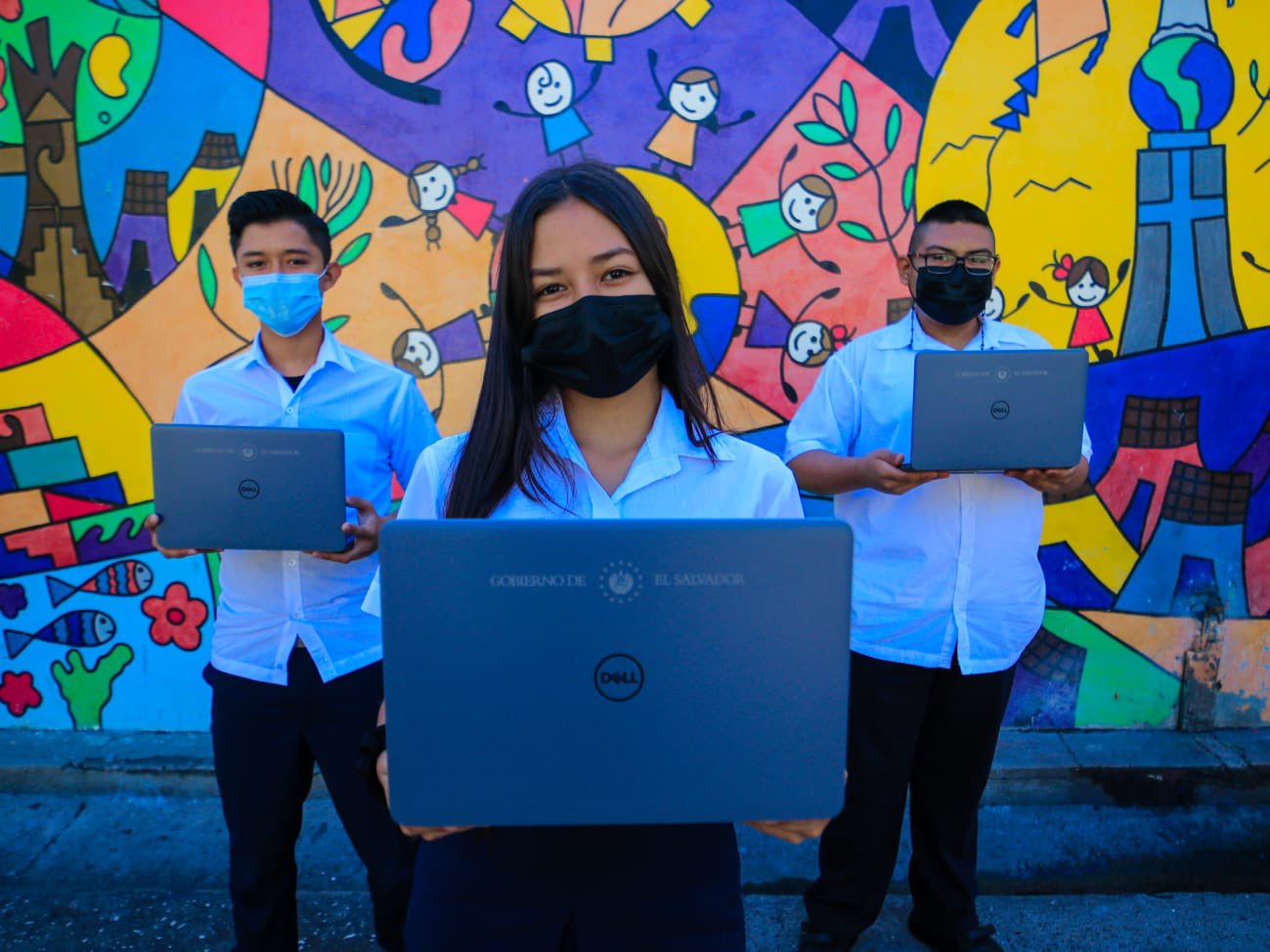 Más de 600 mil laptops han sido entregadas a los estudiantes del sector público mas-de-600-mil-laptops-han-sido-entregadas-a-los-estudiantes-del-sector-publico
