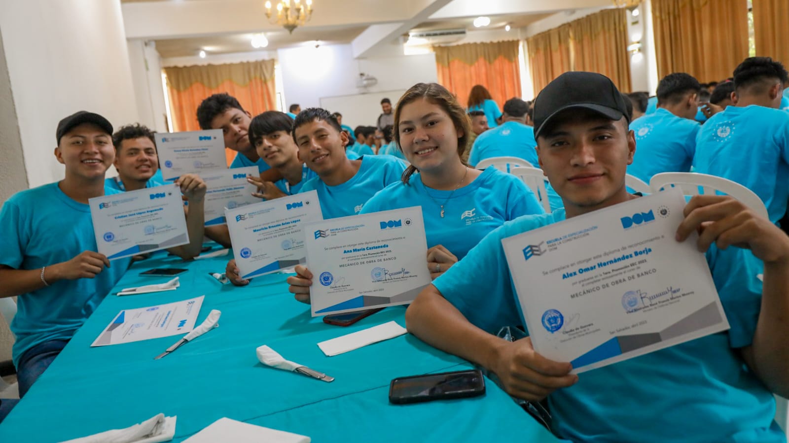 escuela-de-especializacion-de-la-dom-graduo-a-mas-de-650-alumnos