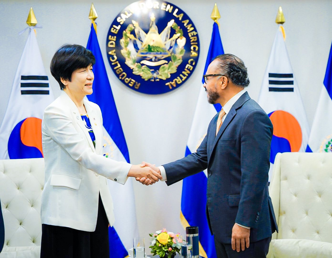 ernesto-castro-sostiene-encuentro-de-alto-nivel-con-delegacion-de-congresistas-de-corea-del-sur