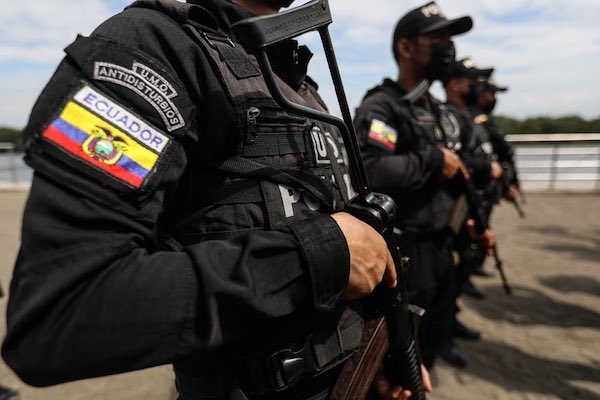Declaran estado de excepción en Ecuador tras la muerte de 2 policías declaran-estado-de-excepcion-en-ecuador-tras-la-muerte-de-2-policias