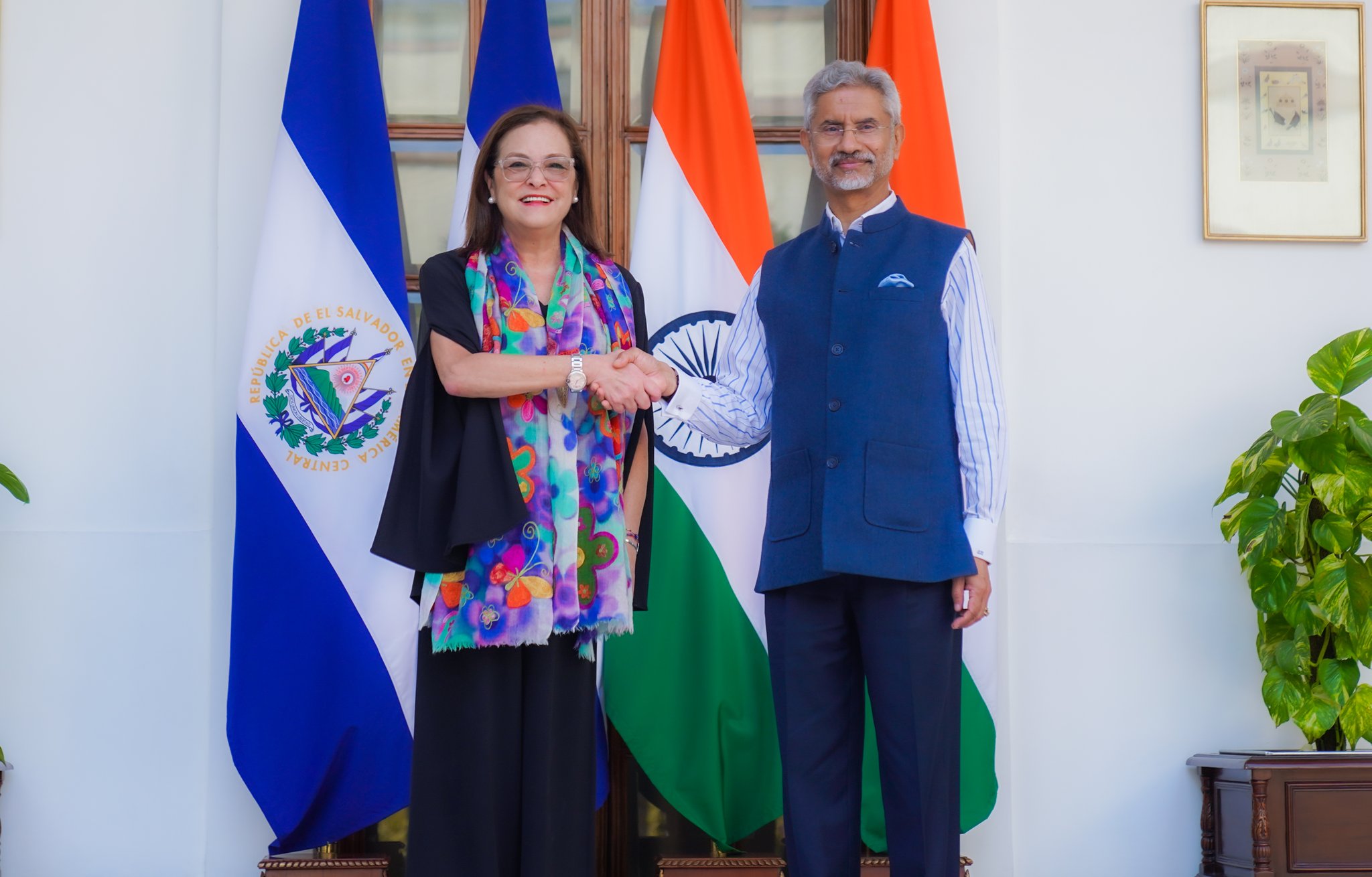 el-salvador-fortalece-lazos-de-cooperacion-bilateral-con-india