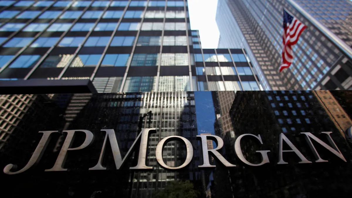 Banco JPMorgan, crítico del bitcoin, realizó su primera transacción con criptoactivos banco-jpmorgan-critico-del-bitcoin-realizo-su-primera-transaccion-con-criptoactivos