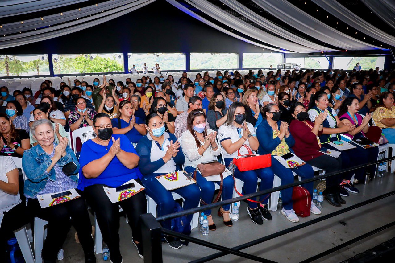 Capacitan a más de 3,500 docentes de San Salvador bajo la reforma Mi Nueva Escuela capacitan-a-mas-de-3500-docentes-de-san-salvador-bajo-la-reforma-mi-nueva-escuela