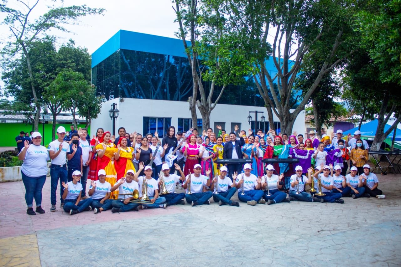 Alcaldía de Ilopango entrega instrumentos musicales y trajes folclóricos a Escuela de Música y Danza Municipal alcaldia-de-ilopango-entrega-instrumentos-musicales-y-trajes-folcloricos-a-escuela-de-musica-y-danza-municipal