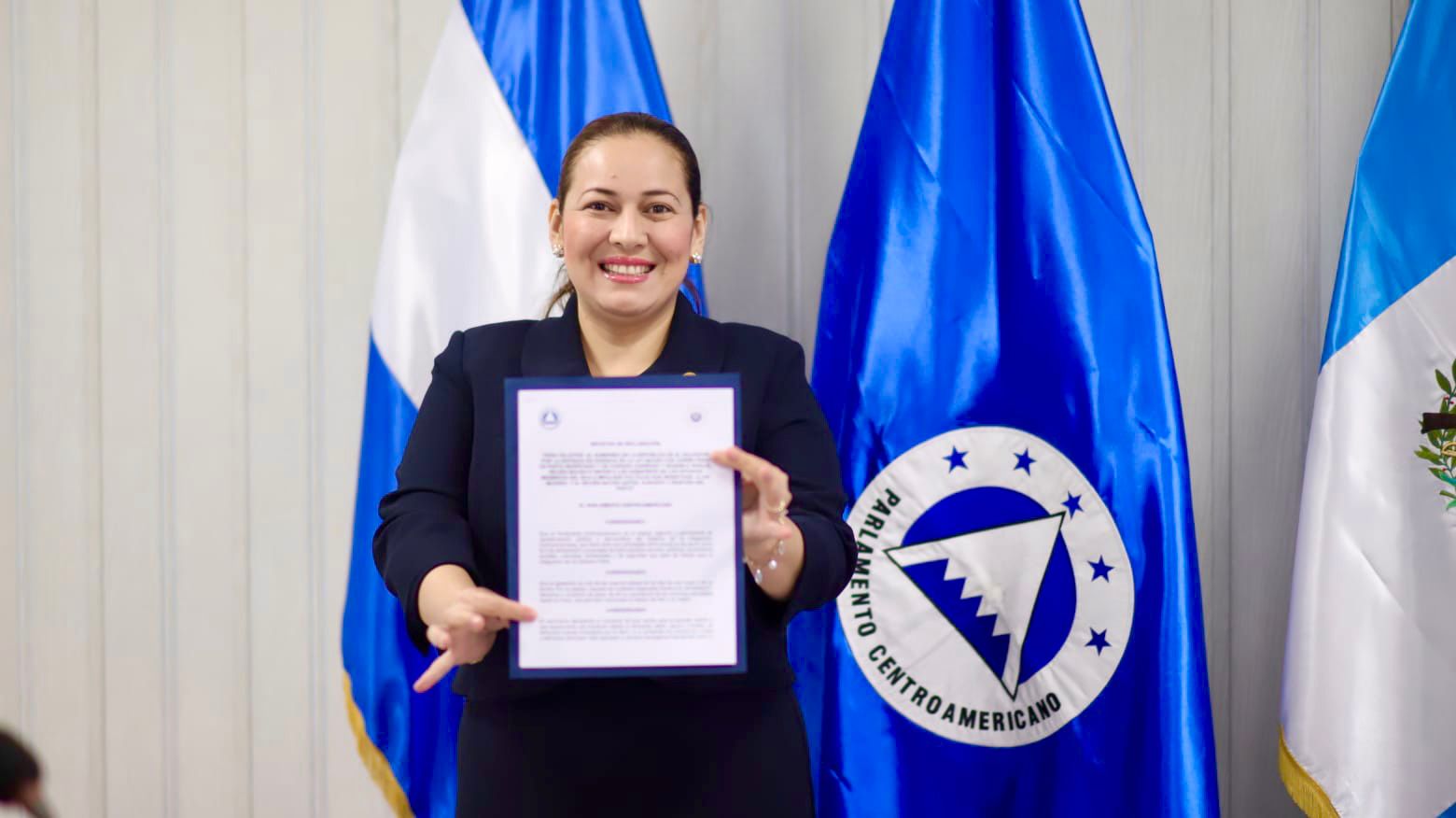 Diputada del PARLACEN impulsará Ley Nacer con Cariño en la región diputada-del-parlacen-impulsara-ley-nacer-con-carino-en-la-region