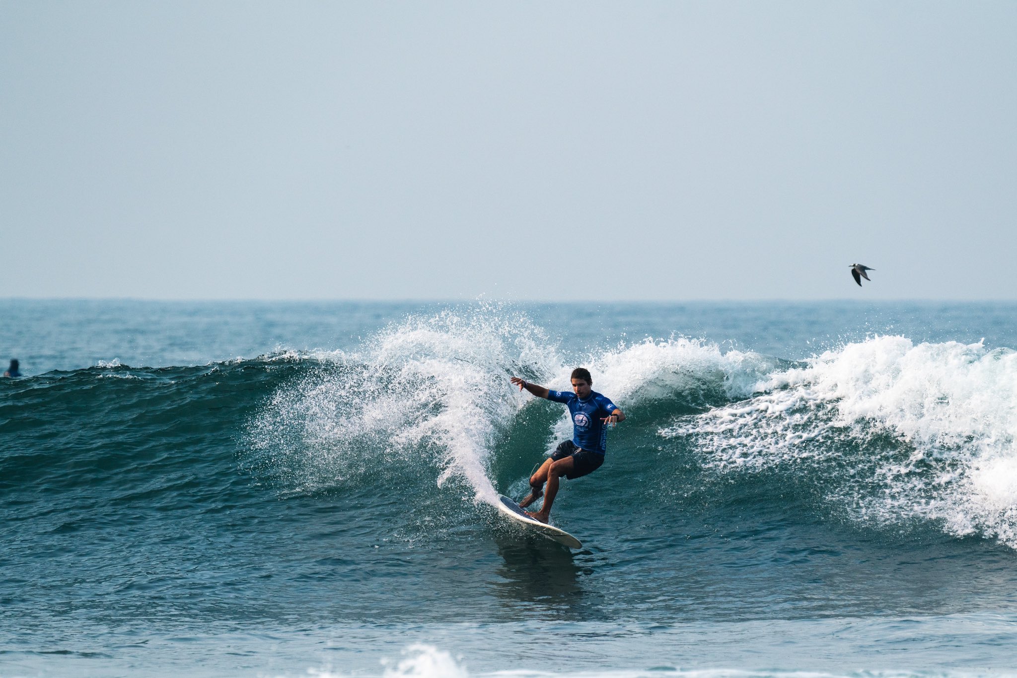 isa-surf-sobre-el-salvador-sus-olas-son-espectaculares-de-clase-mundial