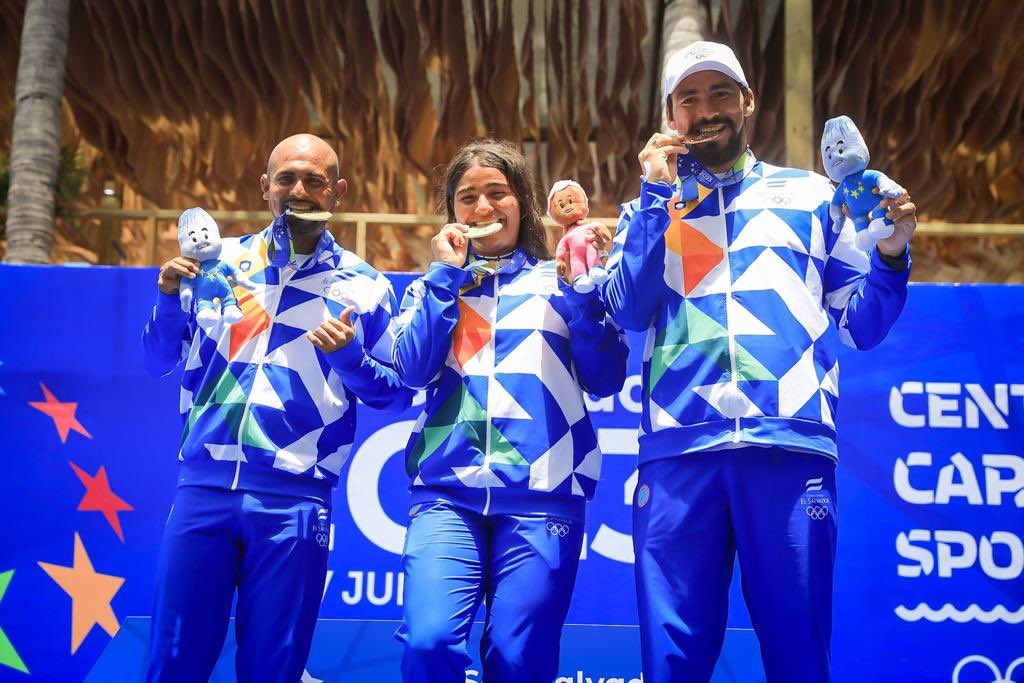 surfistas-salvadorenos-hacen-historia-en-los-juegos-centroamericanos-y-del-caribe-san-salvador-2023