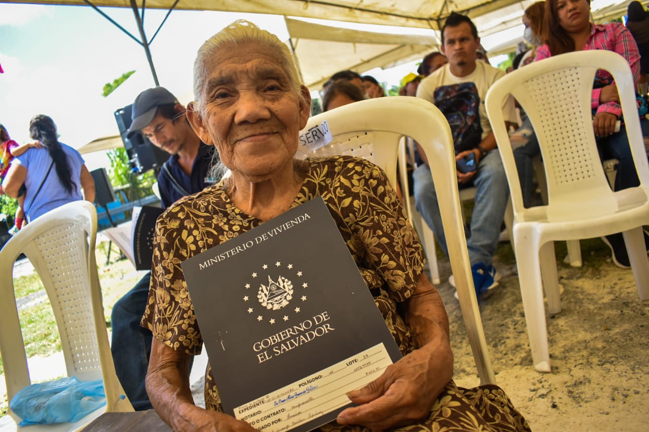 Más de 150 familias de la Finca La Bretaña son beneficiadas con viviendas y títulos de propiedad mas-de-150-familias-de-la-finca-la-bretana-son-beneficiadas-con-viviendas-y-titulos-de-propiedad