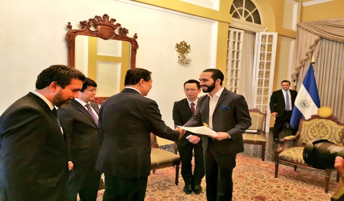 Presidente Bukele recibe a los nuevos embajadores de Corea, Colombia y México presidente-bukele-recibe-a-los-nuevos-embajadores-de-corea-colombia-y-mexico
