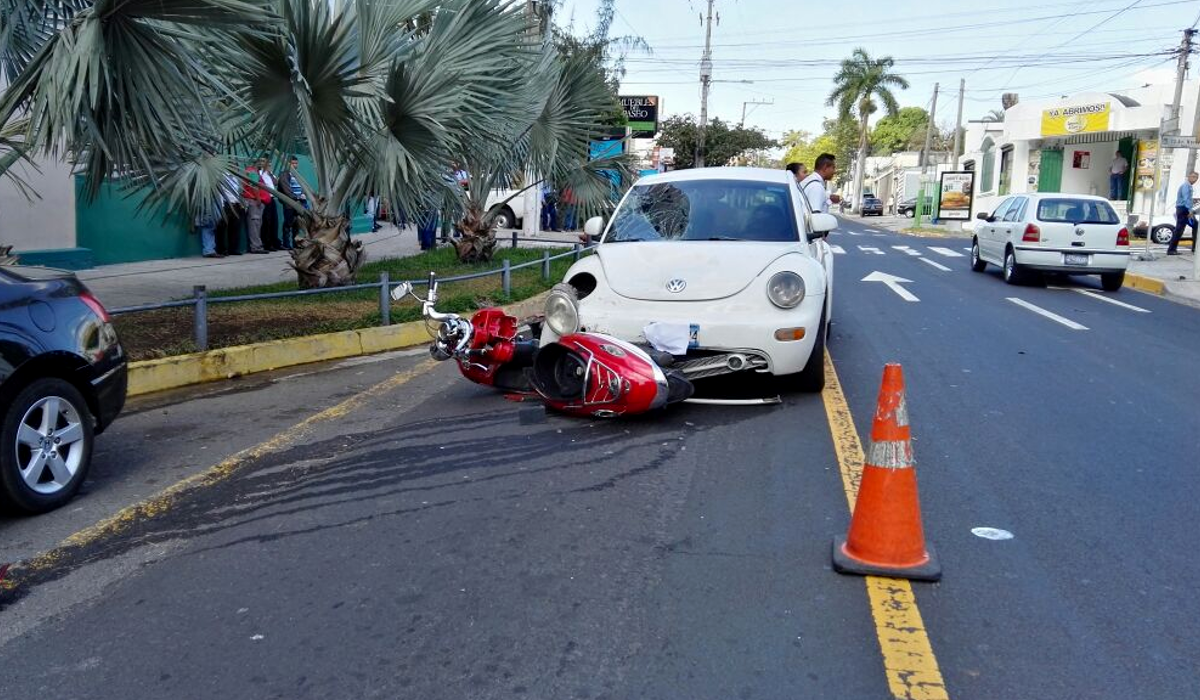 fotos-muere-una-joven-motociclista-en-accidente-de-transito