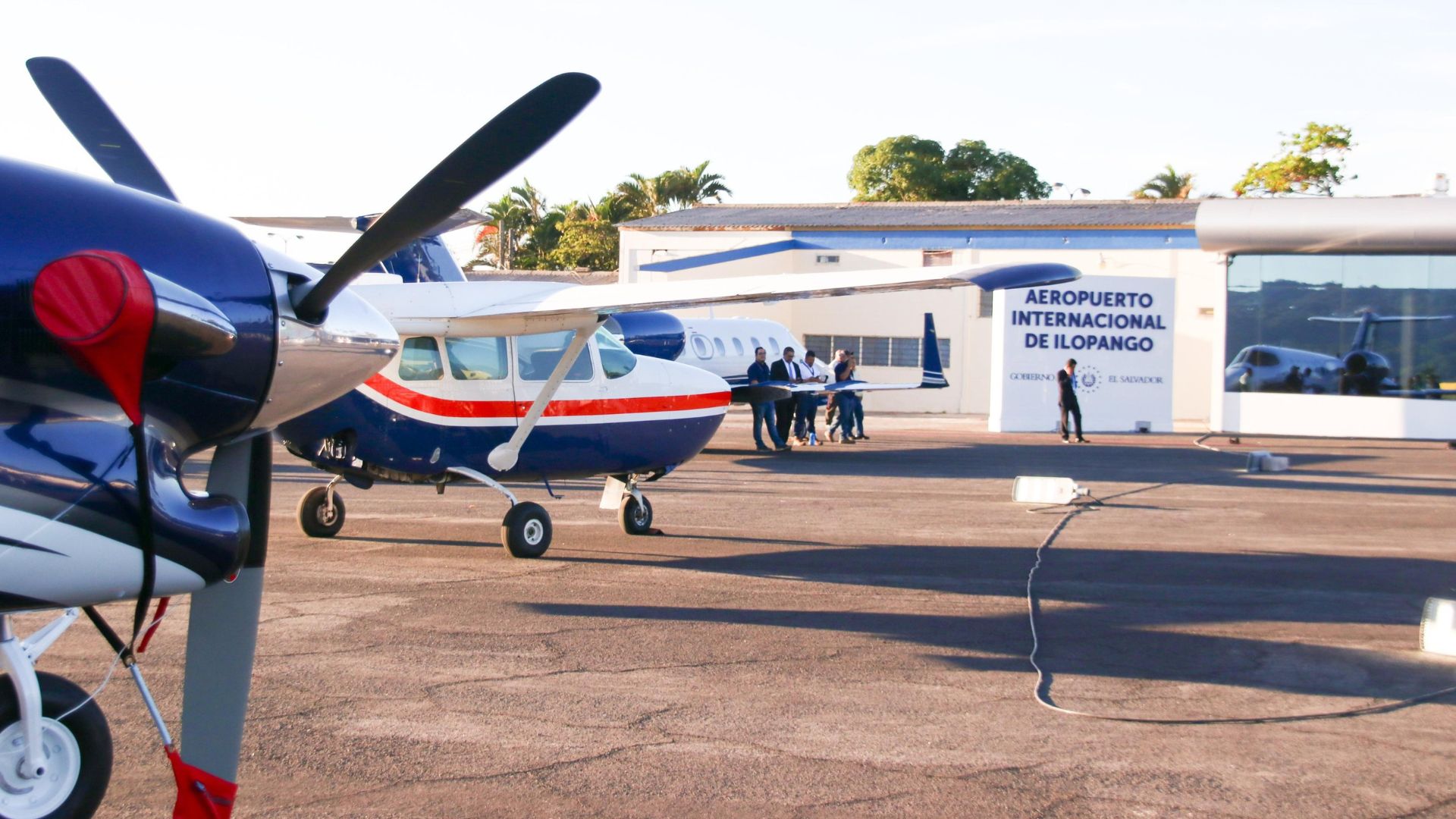 aeropuerto-internacional-de-ilopango-marca-nuevo-record-en-trafico-aereo