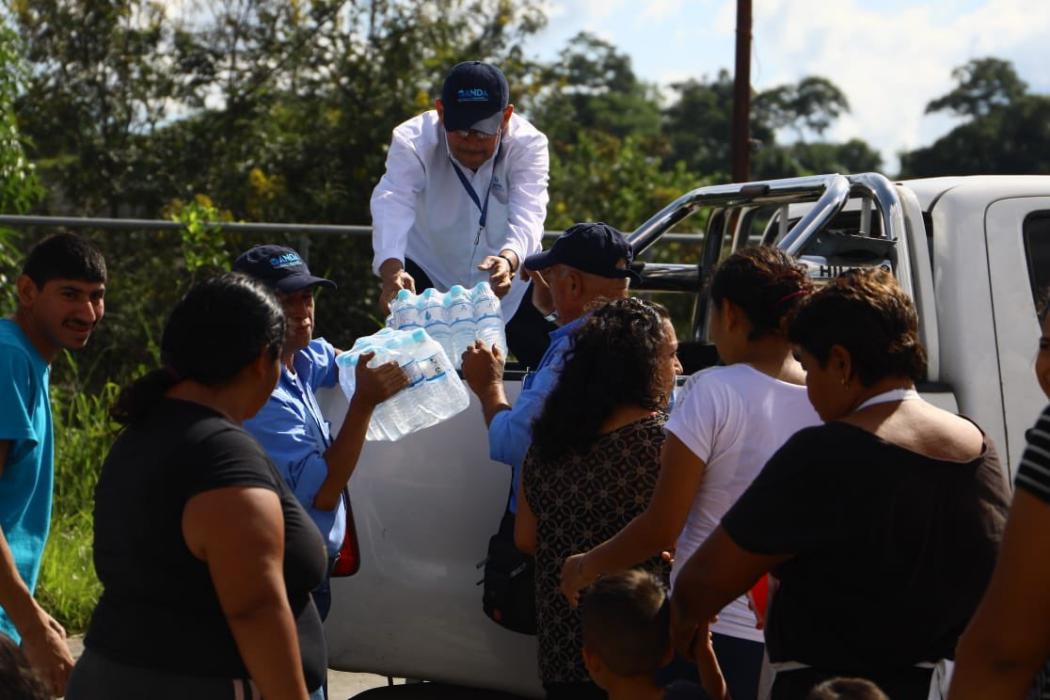 ANDA continúa abastecimiento de agua en diferentes puntos de San Salvador anda-continua-abastecimiento-de-agua-en-diferentes-puntos-de-san-salvador