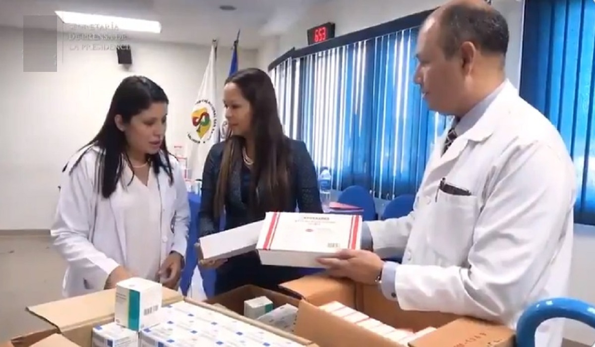 hospital-san-rafael-recibe-donativo-de-250000-en-medicamentos-gracias-a-la-primera-dama