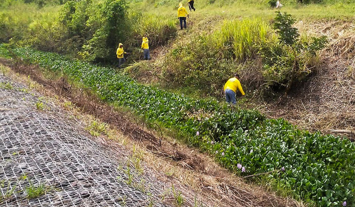 mop-realiza-obras-de-mantenimiento-en-el-lago-de-ilopango