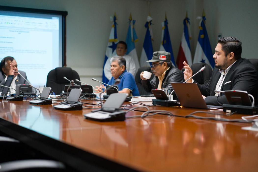 "Comisión Especial" suspendió sesión tras evidencias de beneficios a pandillas comision-especial-suspendio-sesion-tras-evidencias-de-beneficios-a-pandillas