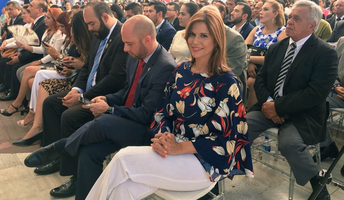 Critican a diputados de ARENA por ignorar sesión solemne por estar en celulares critican-a-diputados-de-arena-por-ignorar-sesion-solemne-por-estar-en-celulares