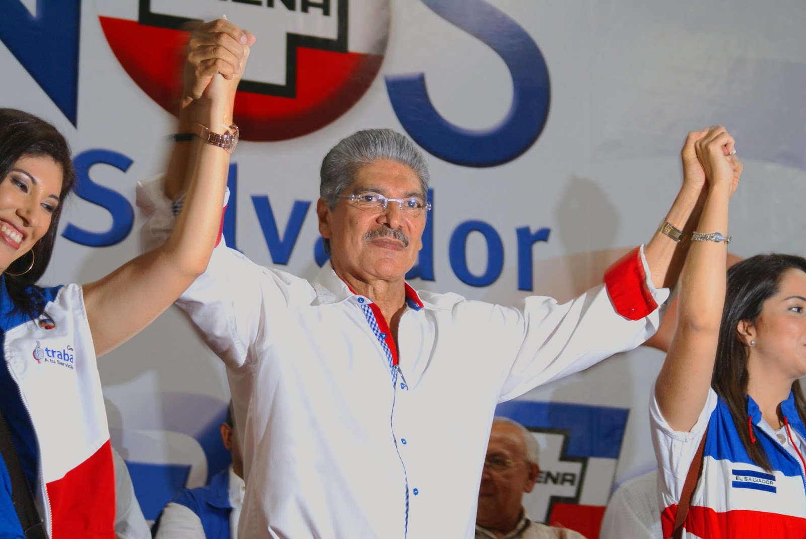 Norman Quijano evita ingresar al país para mantenerse prófugo de la justicia norman-quijano-evita-ingresar-al-pais-para-mantenerse-profugo-de-la-justicia